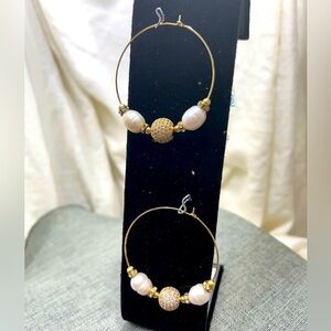 Gold 2” inch Hoops, W/ Fresh Water Pearls and Randals. The weigh 7.46 Gram ea☑️